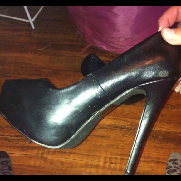 Heels 💖 - Picture 2 of 2