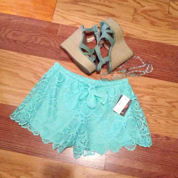 🎶SALE🎶 Crochet Lace Shorts
