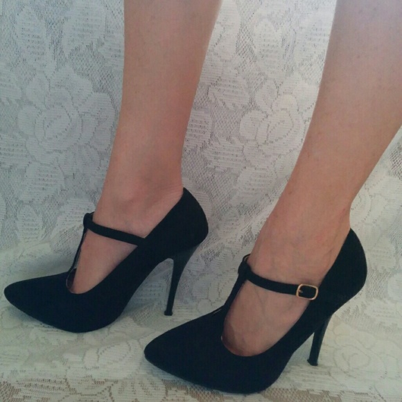 Shoes - Picture 3 of 4