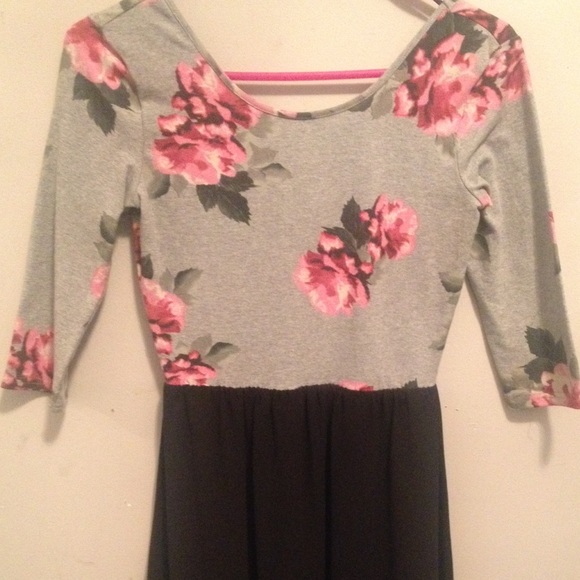 Half sleeve dress