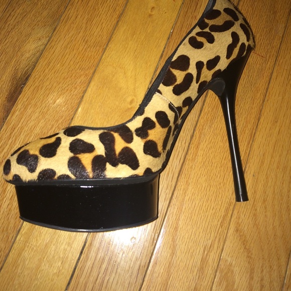 Heels - Picture 3 of 4