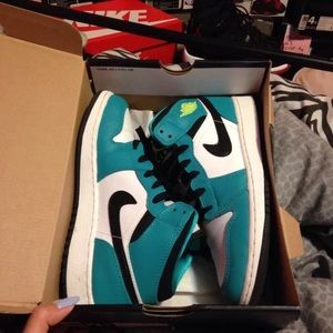 Jordan Turbo aqua 1s size 4.5