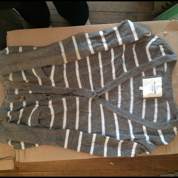 Button long sleeve sweater - Picture 1 of 1