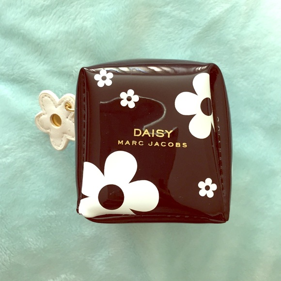 marc jacobs daisy purse