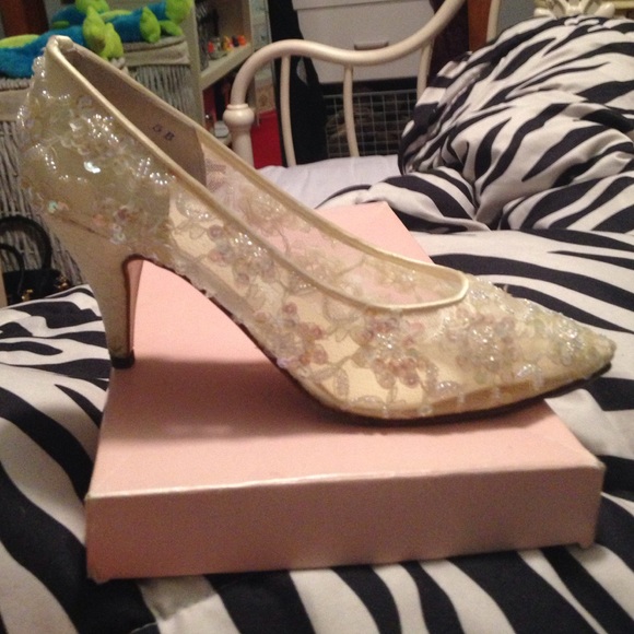 Stunning wedding shoes