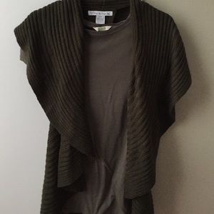 Olive green sleeveless cardi
