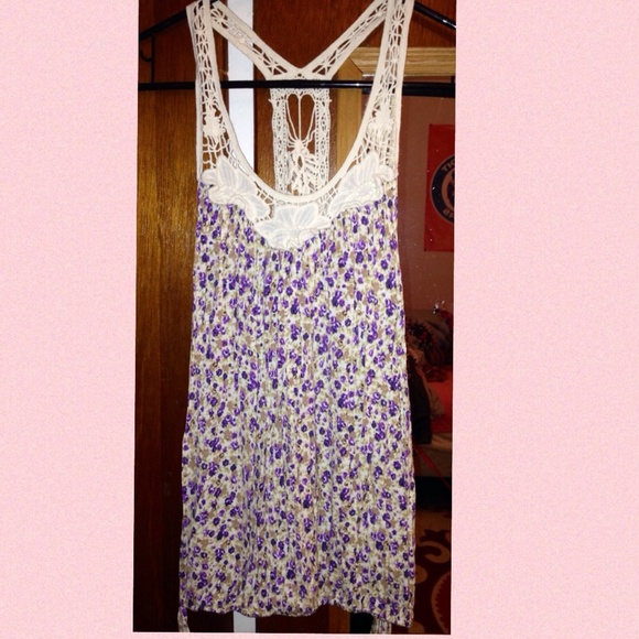 Lace and floral tank top!