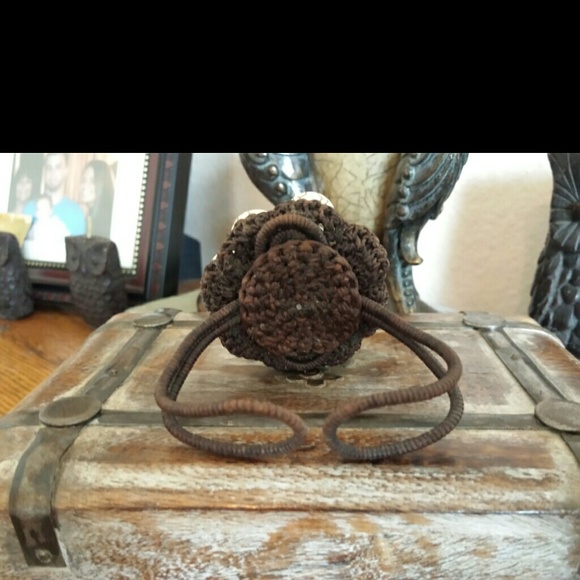 Beautiful Stone Flower Bracelet With Stone Beads🌻 - Picture 3 of 4