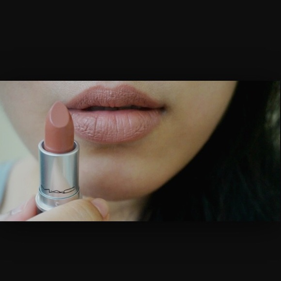 MAC velvet teddy