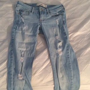Hollister ripped light wash jeans size 1R