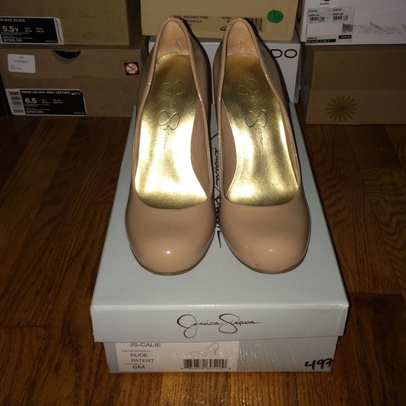 Jessica Simpson nude heels