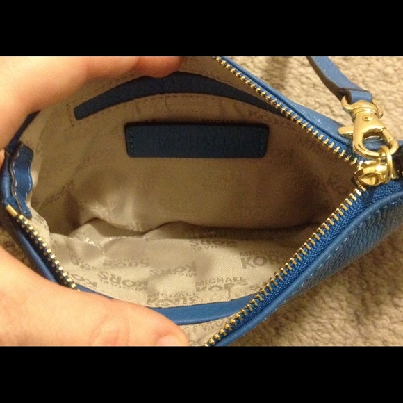 SOLD!! HR SALE!! NWT Michael Kors blue leather - Picture 3 of 4