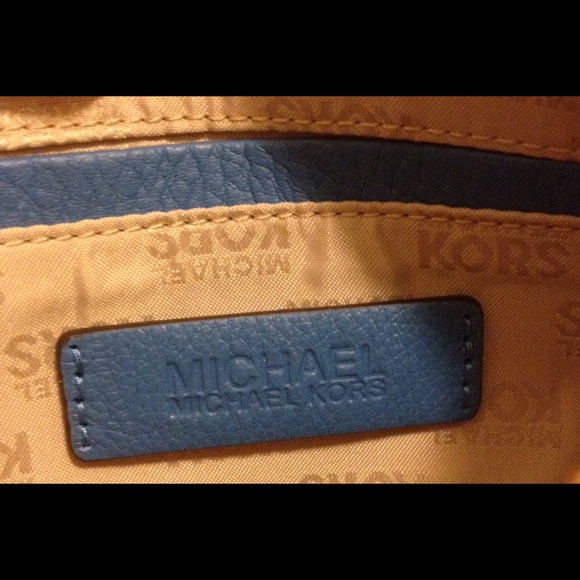 SOLD!! HR SALE!! NWT Michael Kors blue leather - Picture 4 of 4