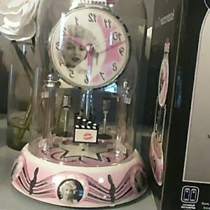 Marilyn Monroe clock