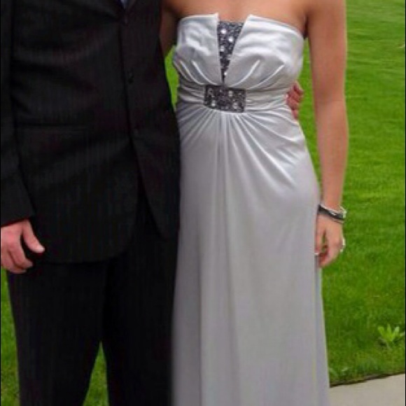Homecoming/ Prom Dress! - Picture 4 of 4