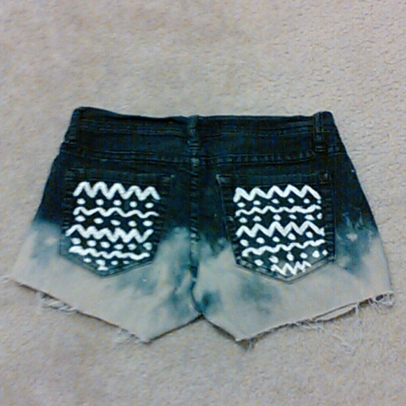 Shorts - Picture 2 of 2