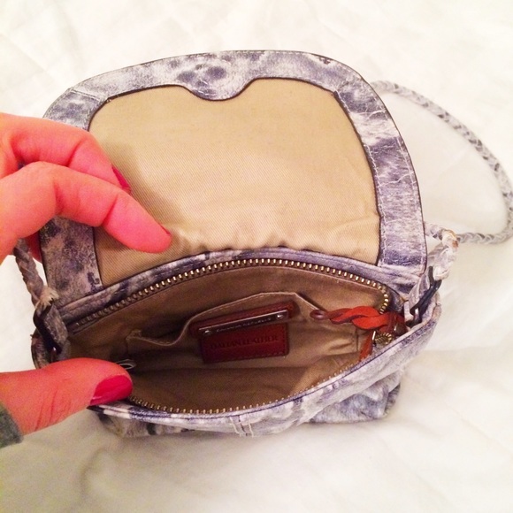 ✨Price Cut✨ Real Italian Leather shoulder Bag NWOT - Picture 3 of 4