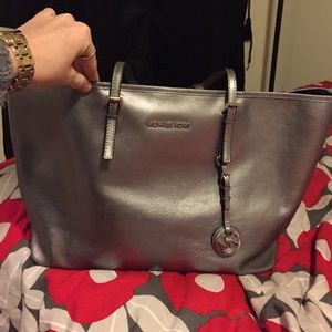 Metallic grey vault ed. Large Michael Kors tote