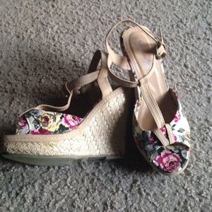 Beige Floral Print Wedges