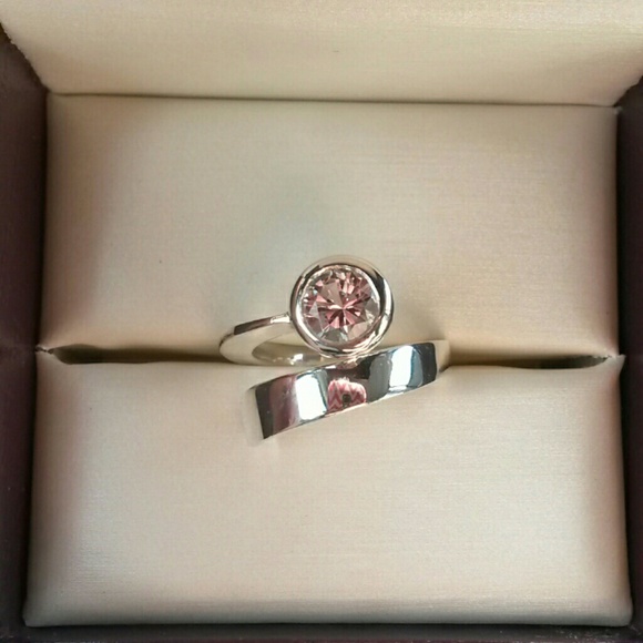 One of a kind signature ring. - Picture 1 of 1