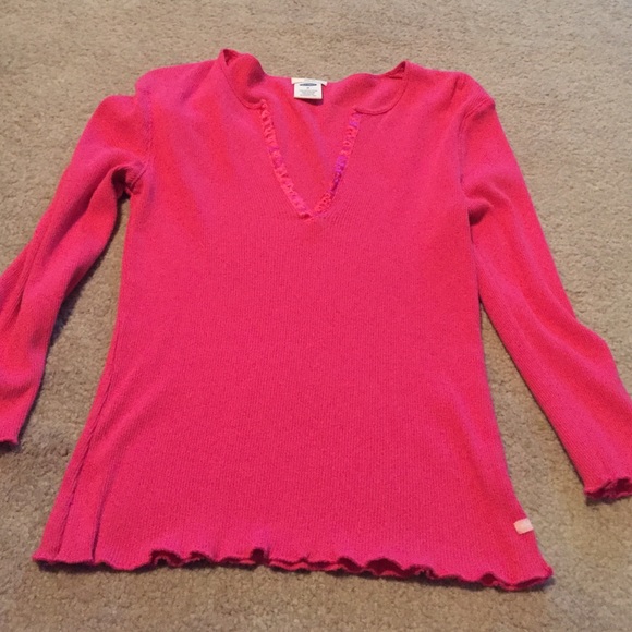 Pink long sleeve v-neck knit top