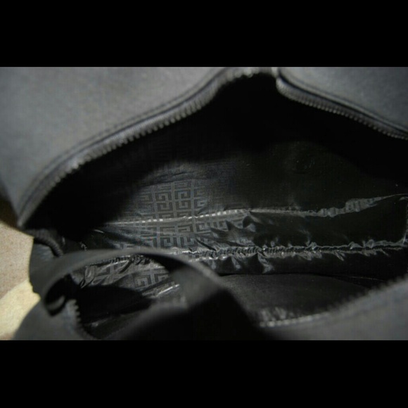 Parfums Givenchy Weekender Duffle Bag - Picture 4 of 4