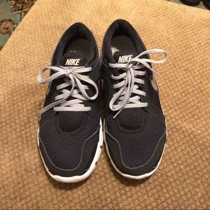 Black Nike Flex Experience rn 2