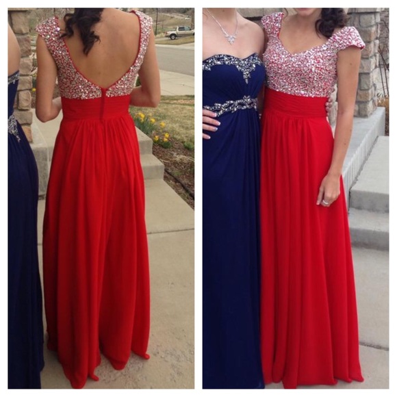 Red PROM DRESS - Picture 4 of 4