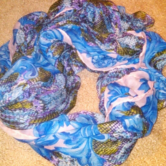 Extra large scarf! - Picture 1 of 2