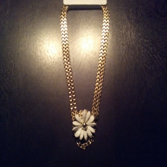 Flower gold necklace