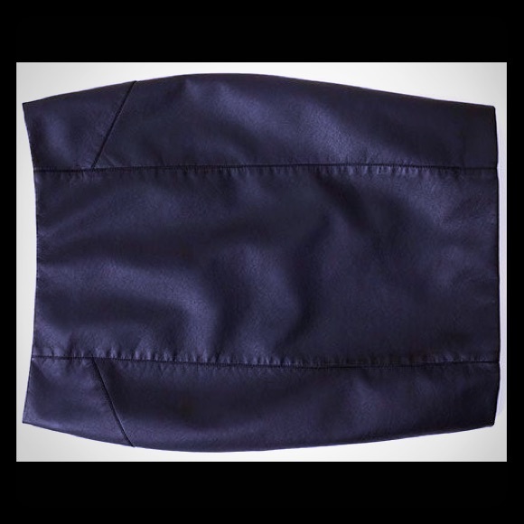 Black midi skirt