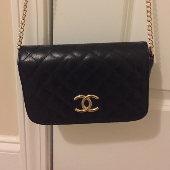 Handbags - Black Crossbody bag