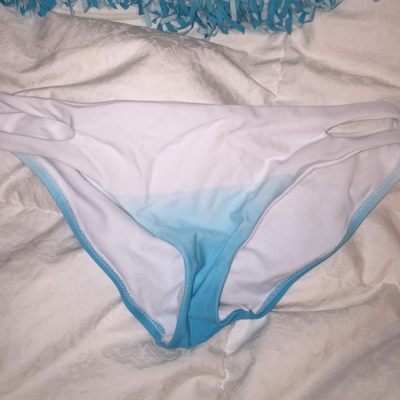 Bathing suit - Picture 2 of 3