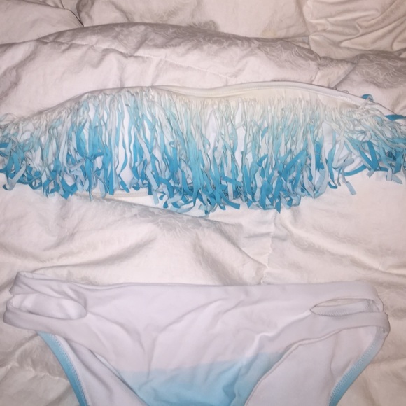 Bathing suit - Picture 3 of 3