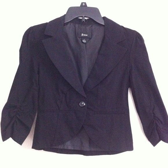 Black blazer. - Picture 2 of 3