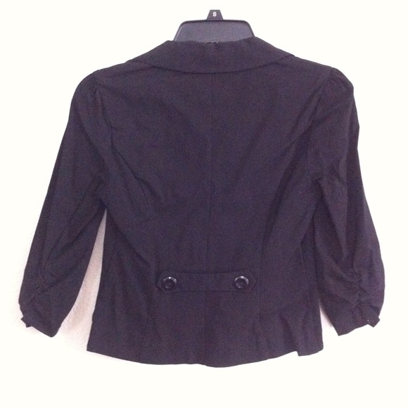 Black blazer. - Picture 3 of 3