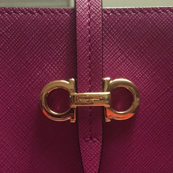 Salvatore Ferragamo Briana Handbag - Picture 2 of 4