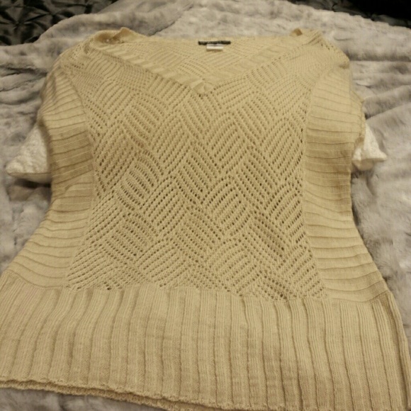 Biege sleeveless sweater