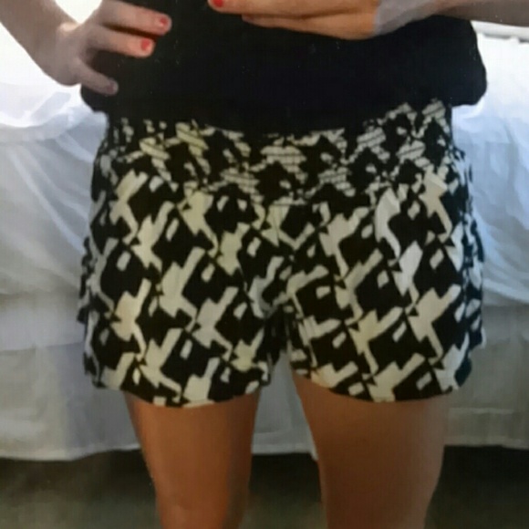 [BUNDLED] ✨HP✨  AUDREY 3+1 print shorts - Picture 4 of 4