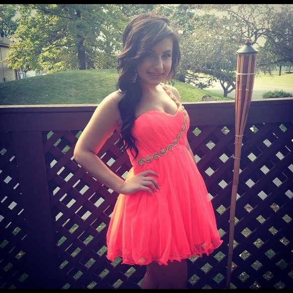 Beautiful Coral Dress, Diamond shoulder strap!