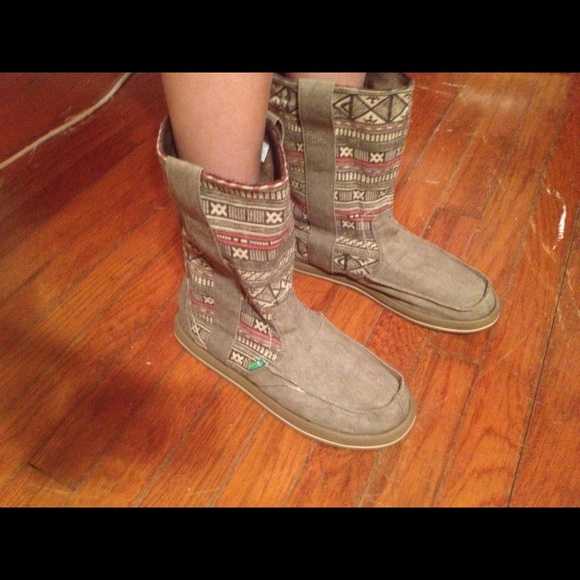 Sanuk Boots