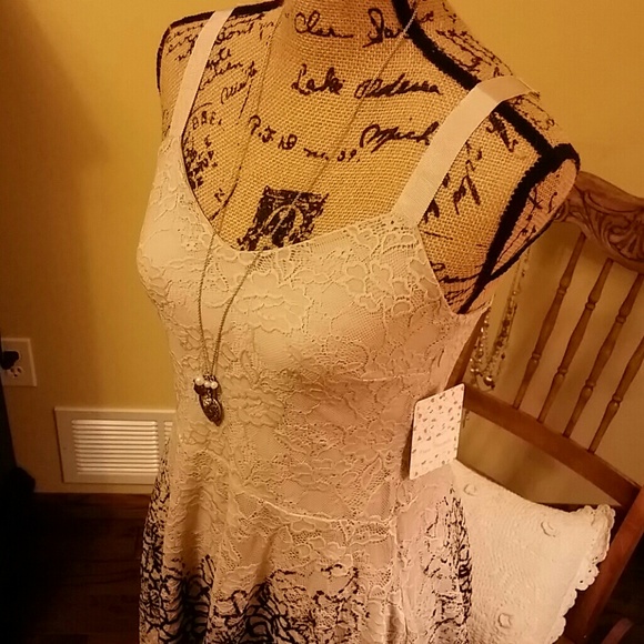 SOLD IN BUNDLE Free People lace dress. - Picture 2 of 4