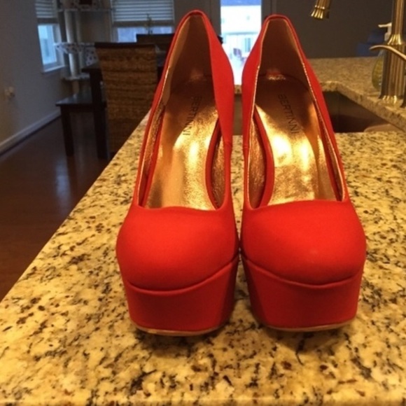 ‼️SOLD ON MERCARI‼️NWT Bertini heels - Picture 2 of 2