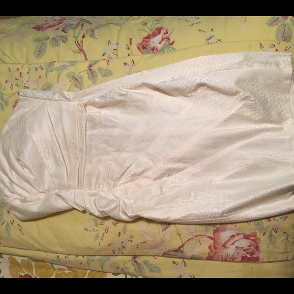 Off-white Formal Dress - Picture 3 of 4