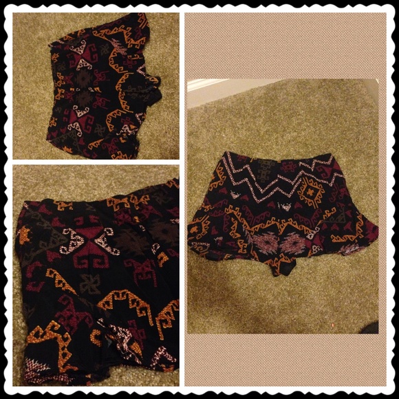 Forever 21 Shorts/Skirt