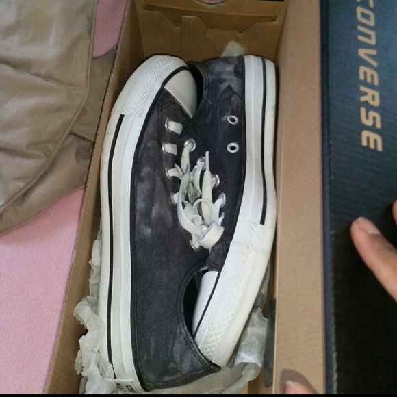 Black/dark grayish and white low top converse