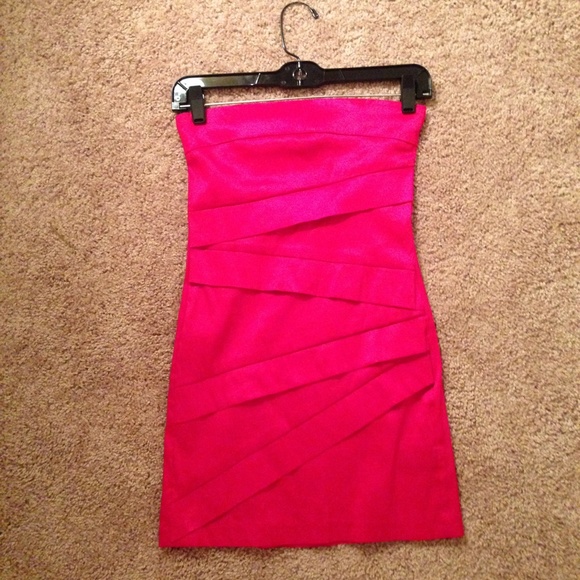 Size S - short strapless hot pink dress