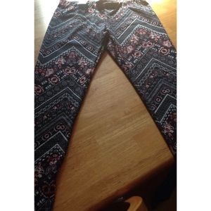 size medium print leggings