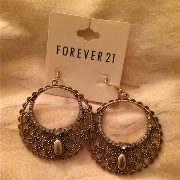 Forever 21 Jewelry - Earrings