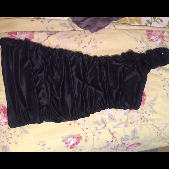 black formals dress